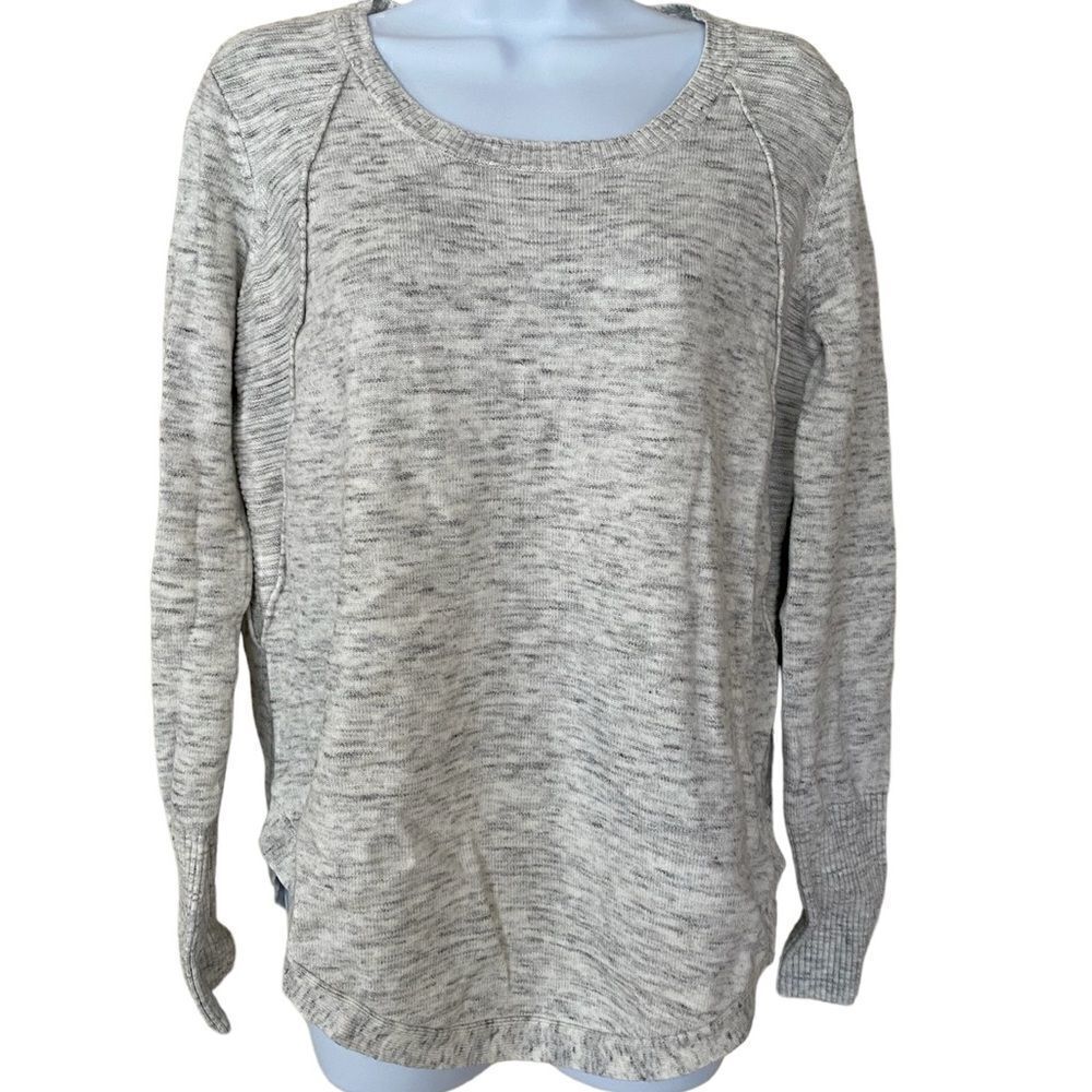 RD style women’s gray Heather crewneck sweater